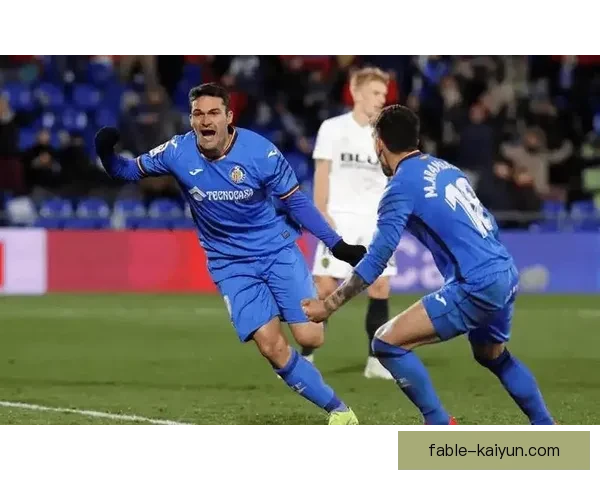 西甲悬念迭起：保级战斗进入白热化，状态回暖球队值得关注。