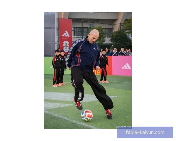 齐达内在中场的创造力持续表现稳健，成为球队进攻核心