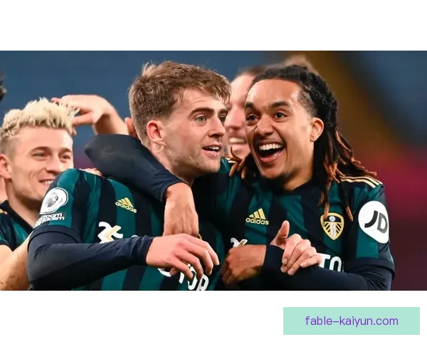 利兹联主帅战术风格解析：高压逼抢与快速转换成球队标志